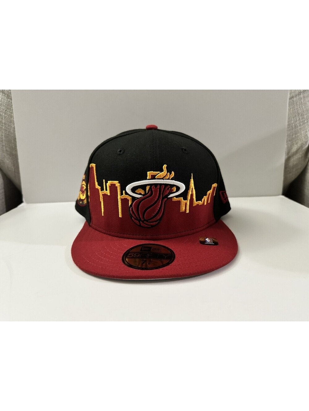 New Era 59fifty NBA Miami Heat 2022 NBA Tip-Off Black Red Fitted Hat 7 3/8 New